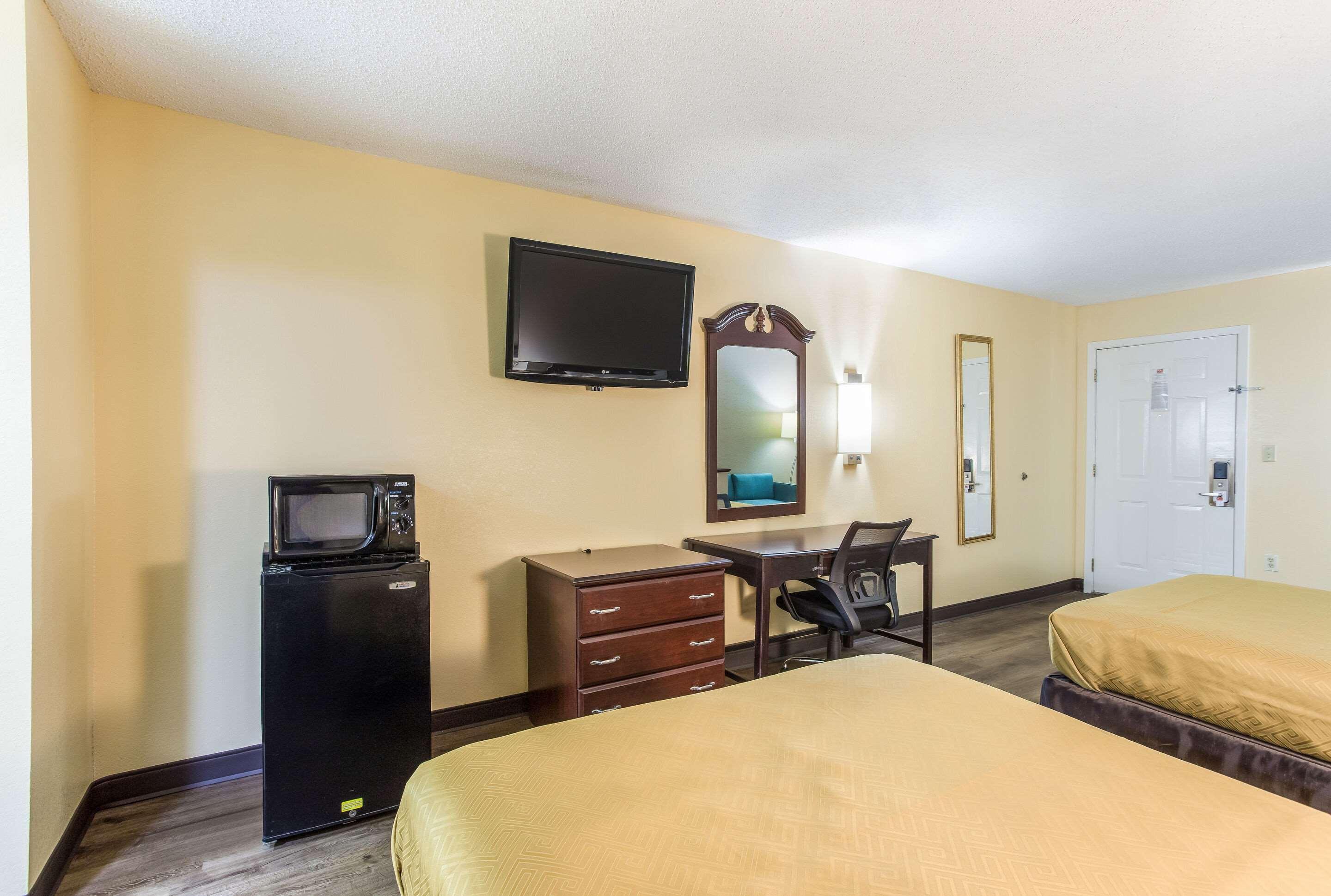 Econo Lodge Clinton Zewnętrze zdjęcie
