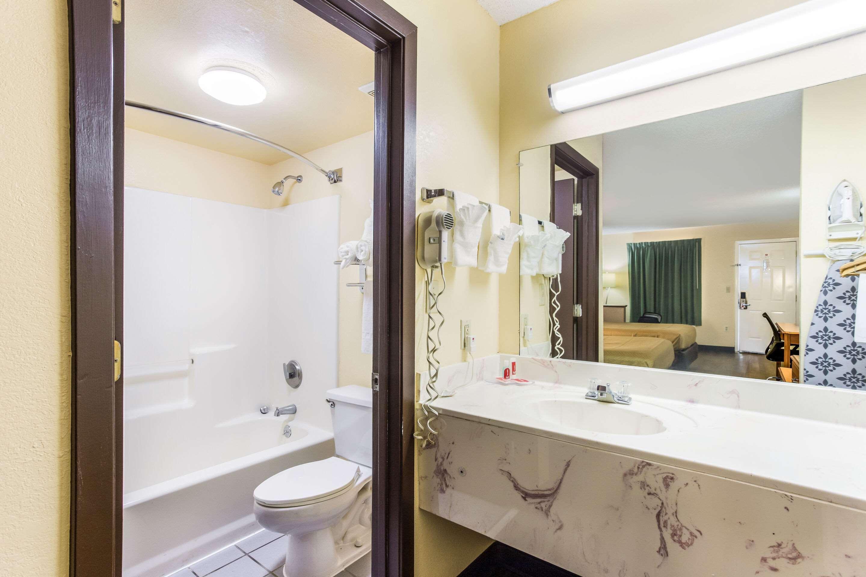 Econo Lodge Clinton Zewnętrze zdjęcie