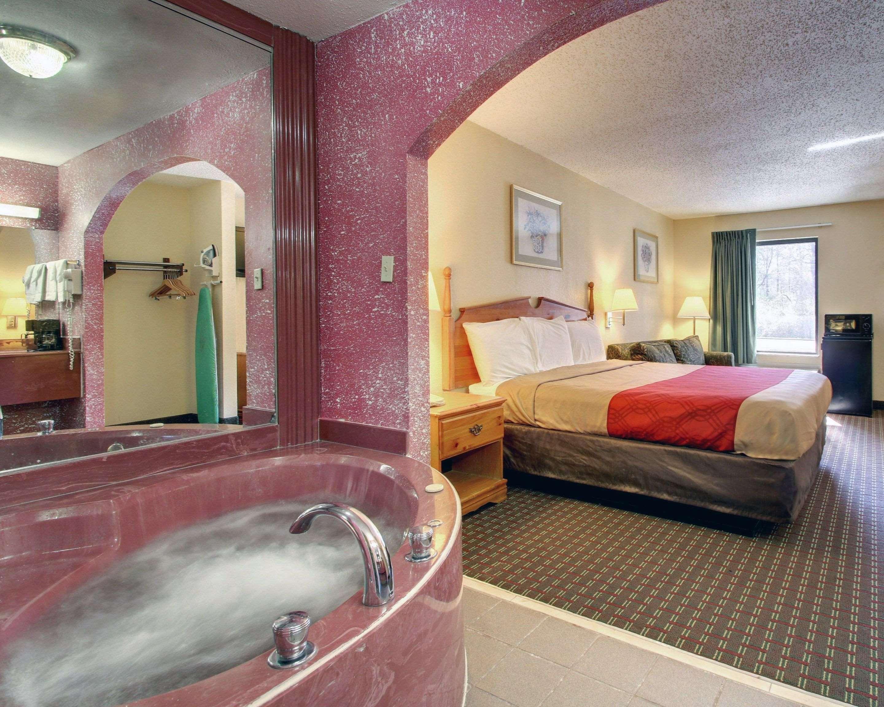 Econo Lodge Clinton Zewnętrze zdjęcie