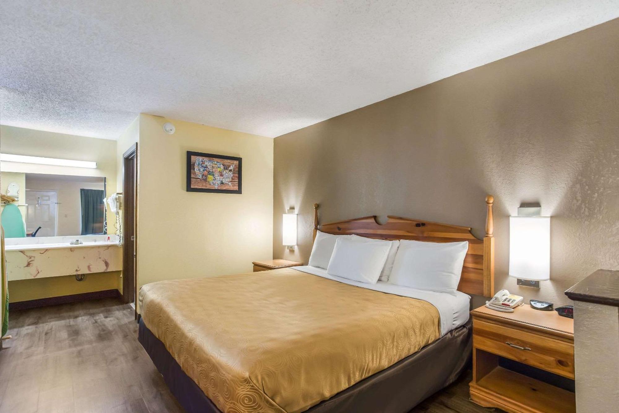 Econo Lodge Clinton Zewnętrze zdjęcie
