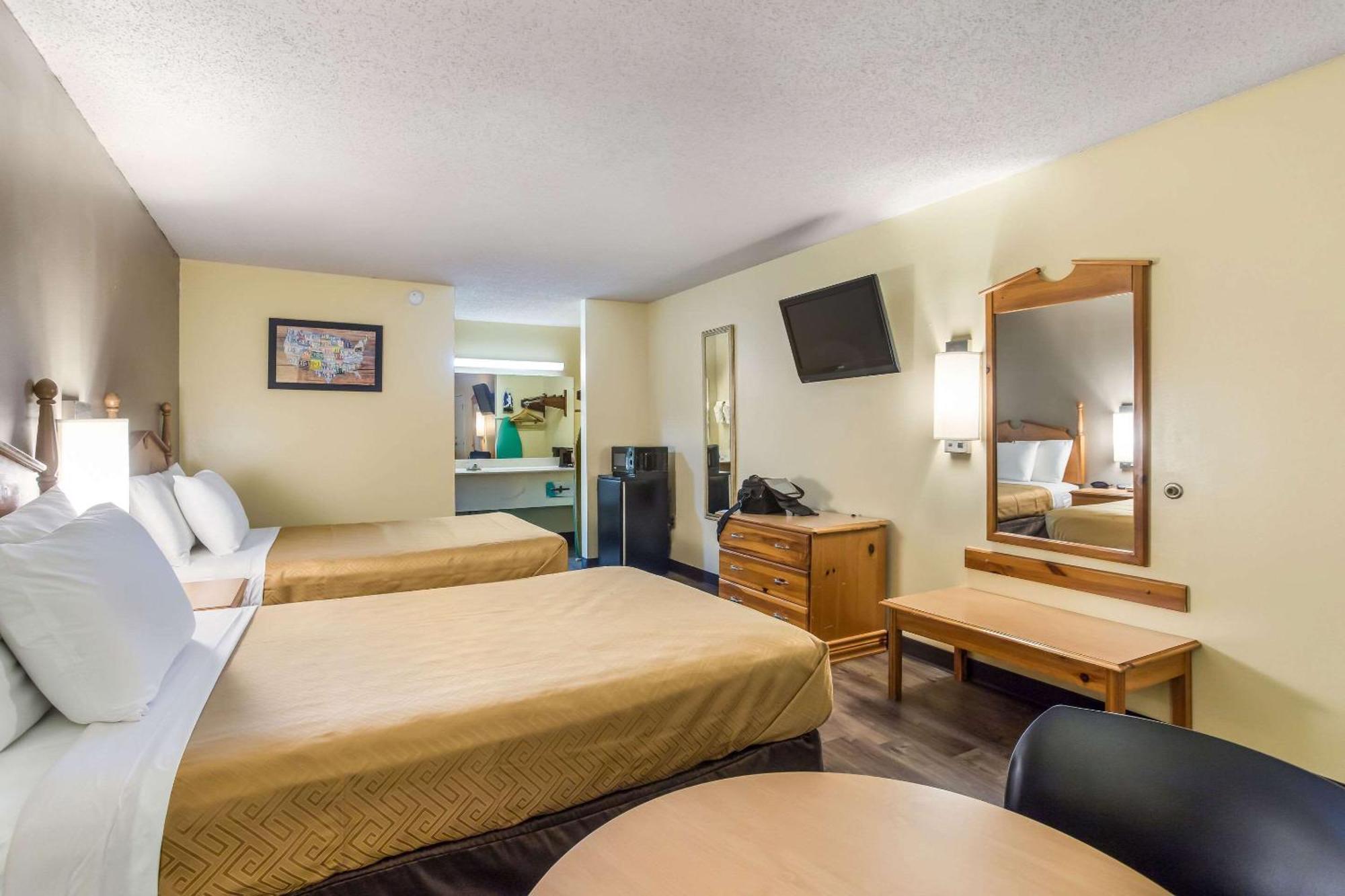 Econo Lodge Clinton Zewnętrze zdjęcie